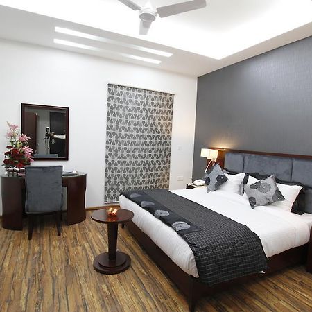 Hotel Prem Plaza Karnal Ngoại thất bức ảnh