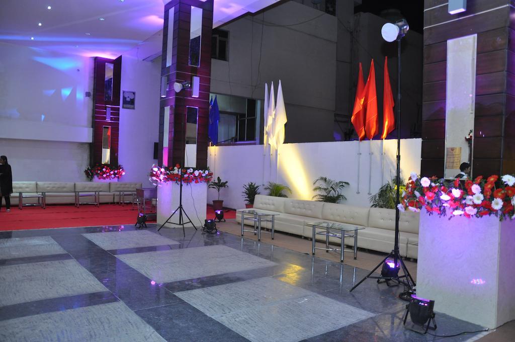 Hotel Prem Plaza Karnal Ngoại thất bức ảnh