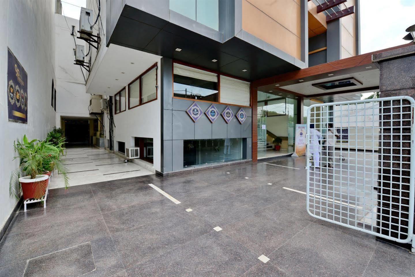 Hotel Prem Plaza Karnal Ngoại thất bức ảnh