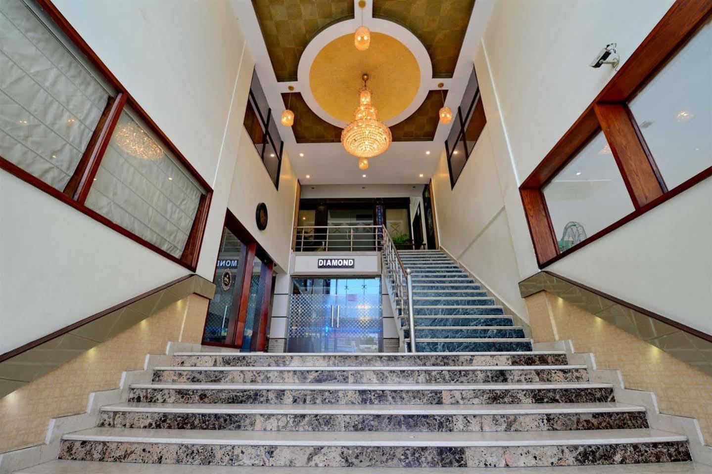 Hotel Prem Plaza Karnal Ngoại thất bức ảnh