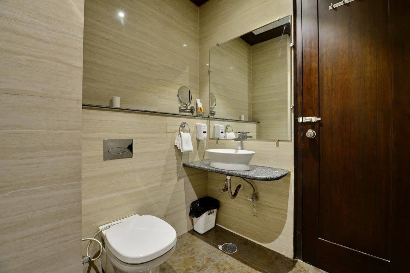 Hotel Prem Plaza Karnal Ngoại thất bức ảnh