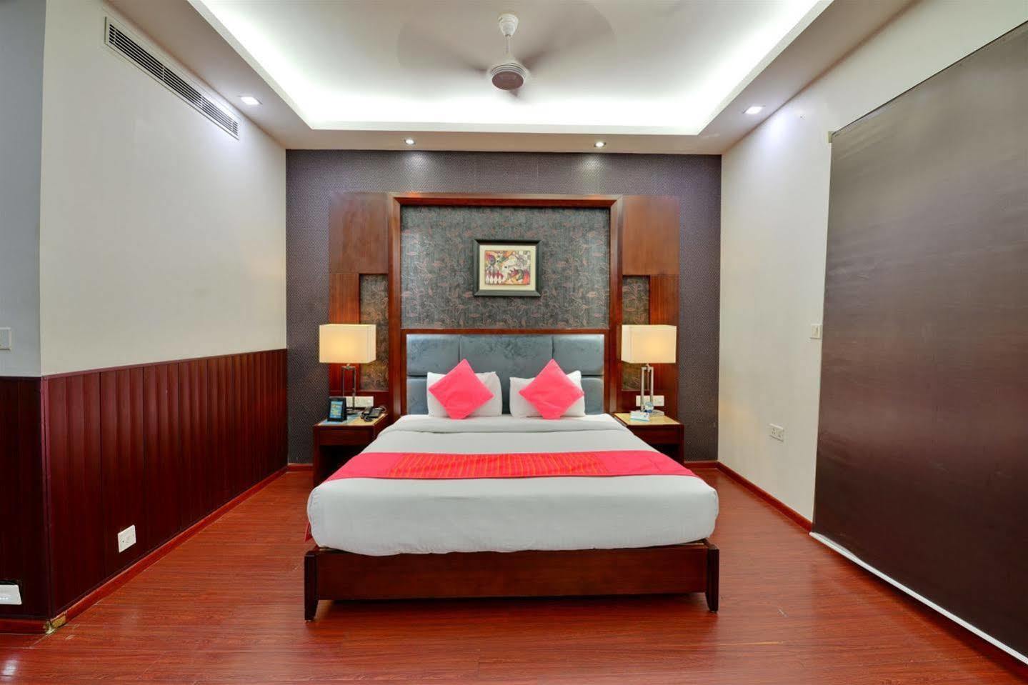 Hotel Prem Plaza Karnal Ngoại thất bức ảnh